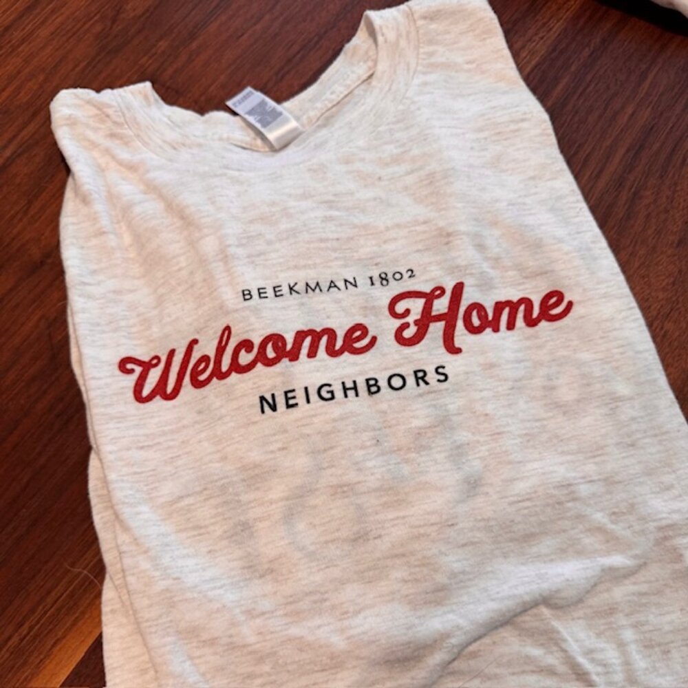 Beekman 1802 T-Shirt Brand New! 10th Anniversary Edition Size Large